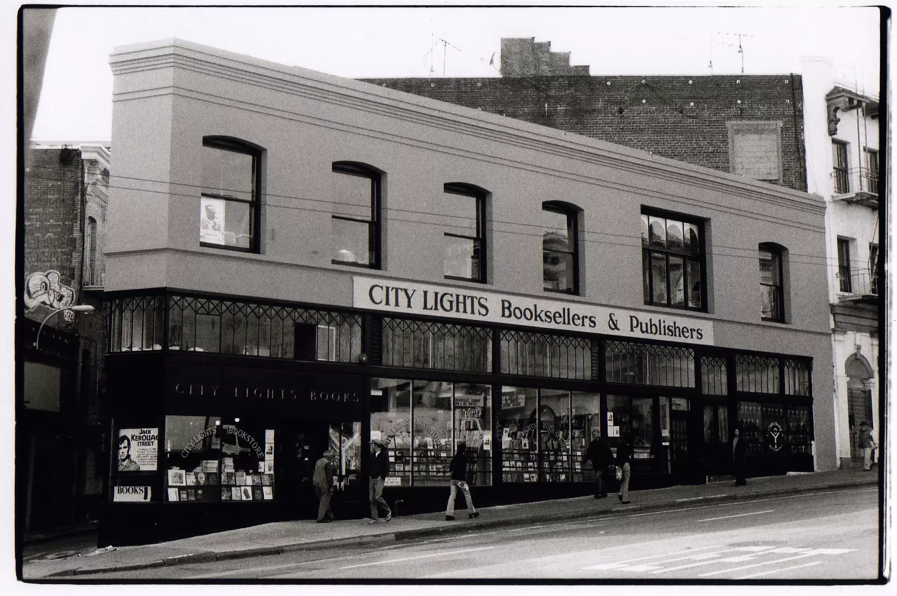 ネオ ビンテージ！「City Lights Bookstore」ポスター（額付） After 70 years, City Lights Bookstore remains an ode to San