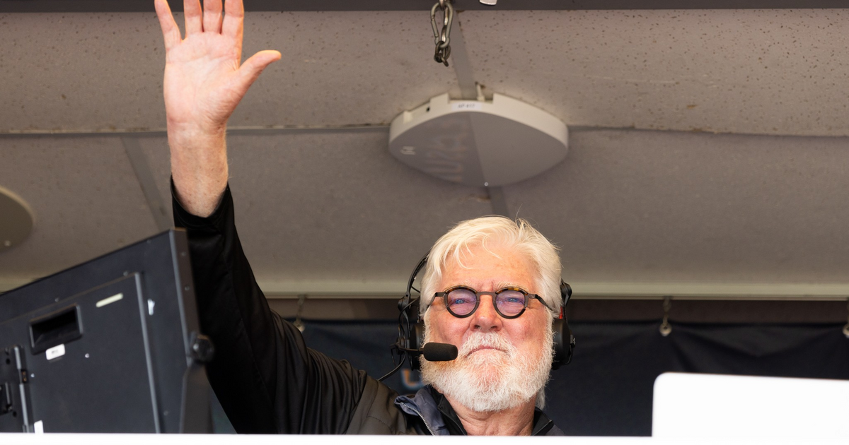 The Giants wave goodbye to a legendary broadcaster and a terrible season