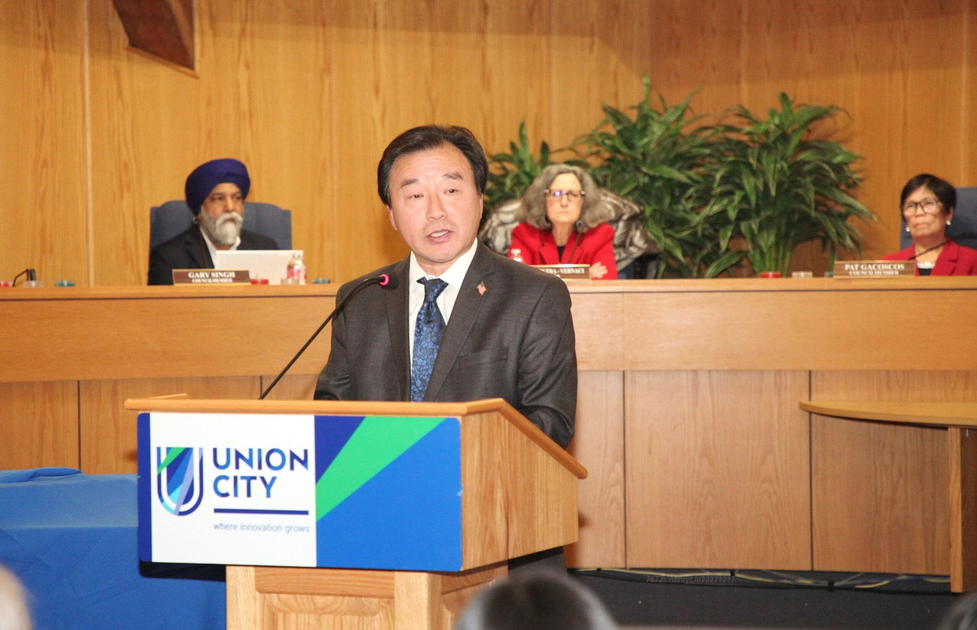 This East Bay city just got its first Chinese American councilman