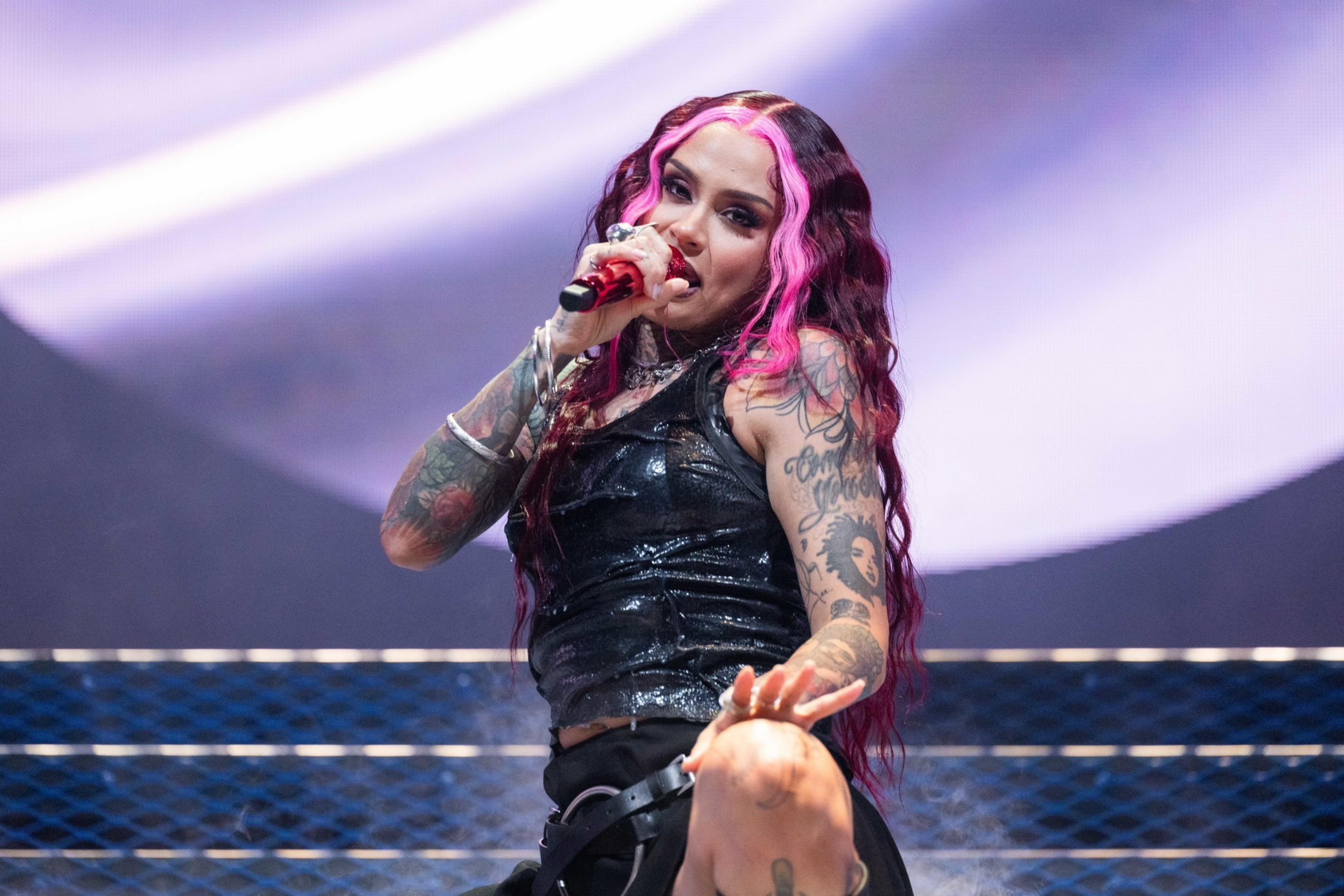 Kehlani performing