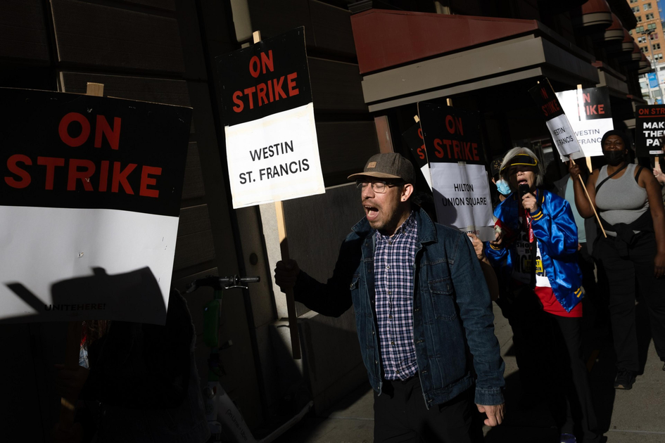 Photos: SF hotel workers strike as part of a national protest