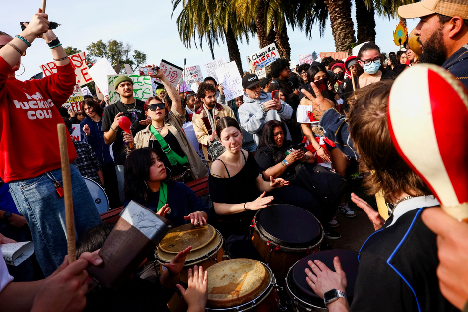 Businesses close, students walk out to protest ICE as SF joins national strike