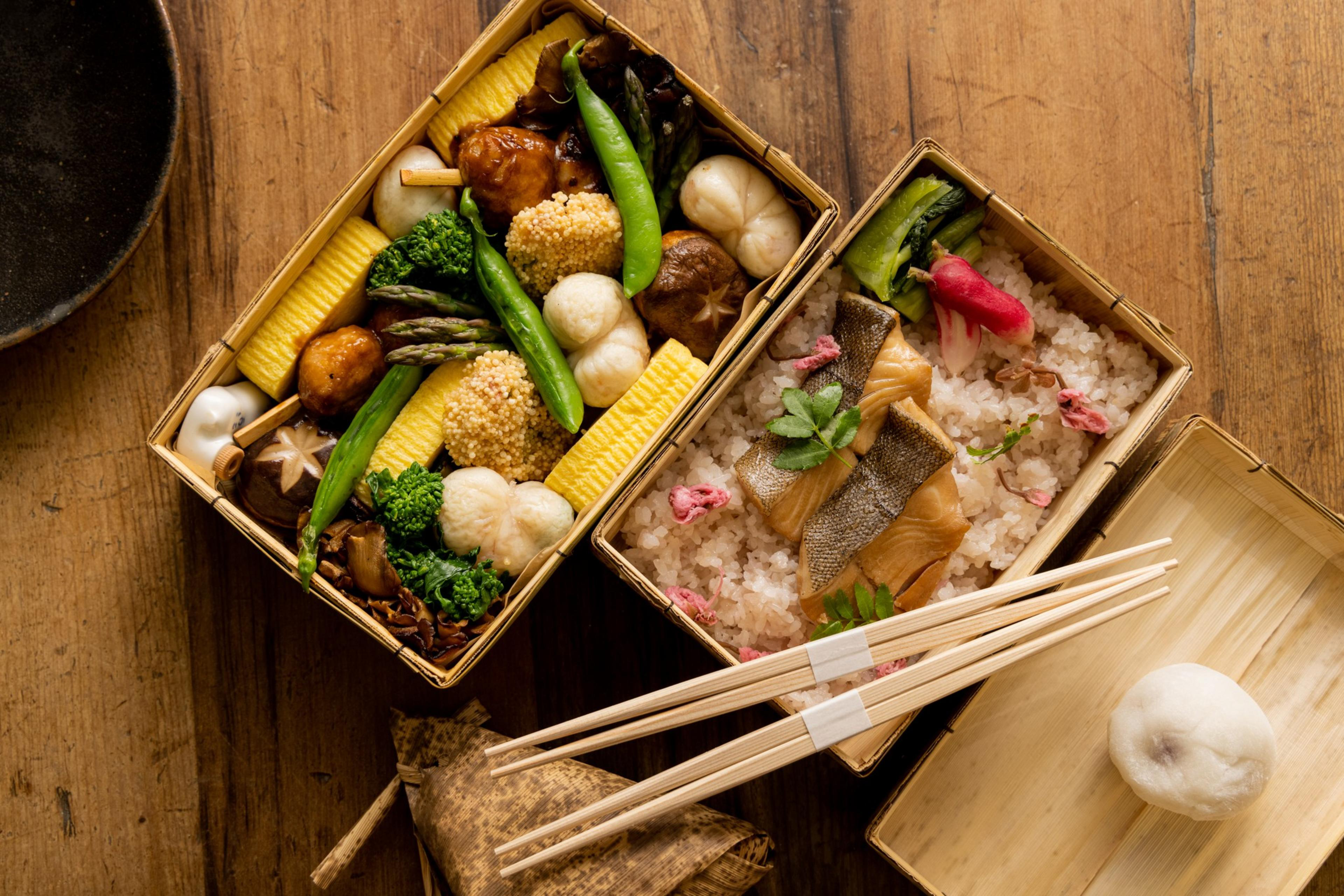 Rinataro's bento box for two people