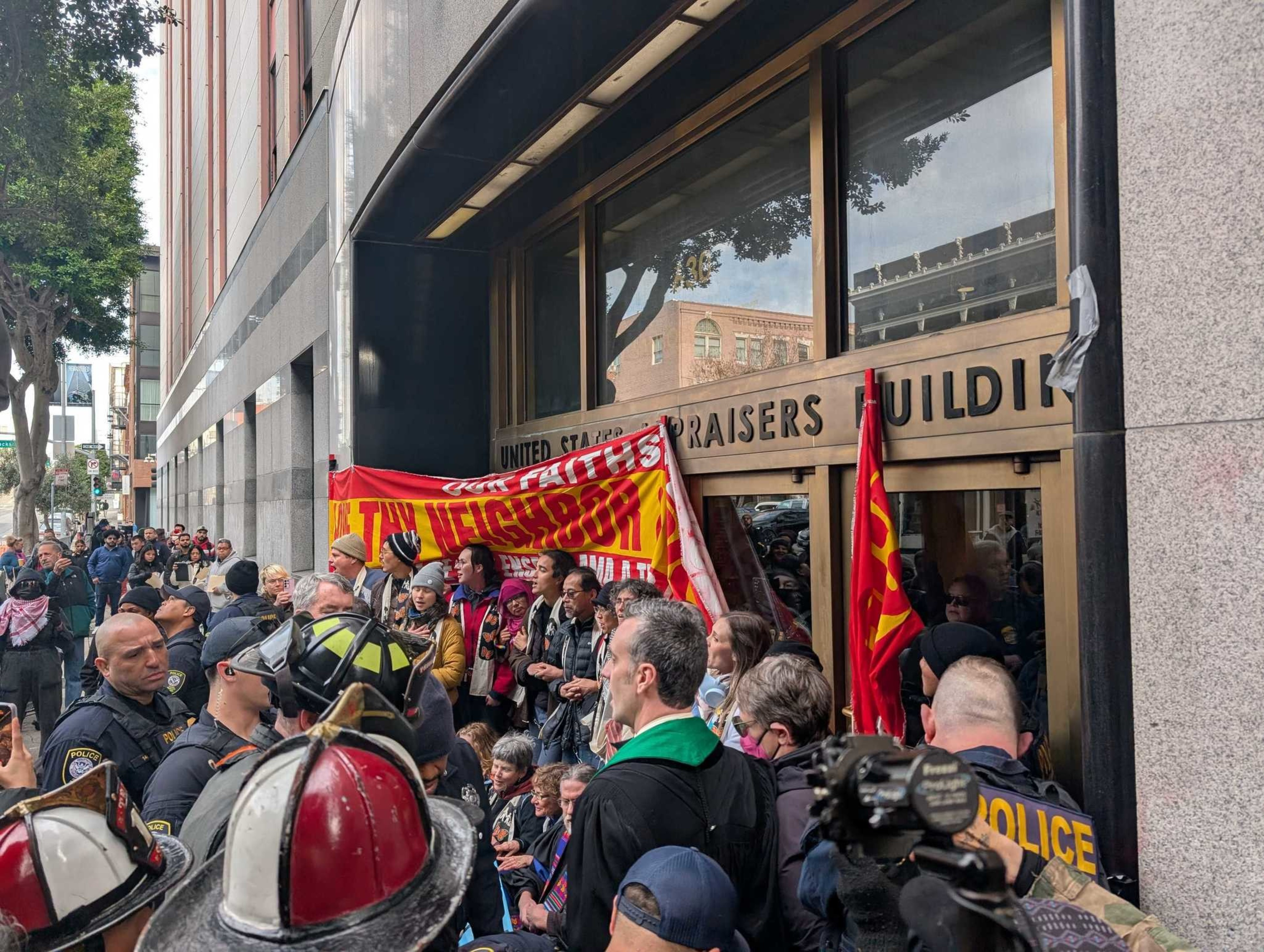 Faith leaders chain themselves to ICE headquarters in San Francisco protest