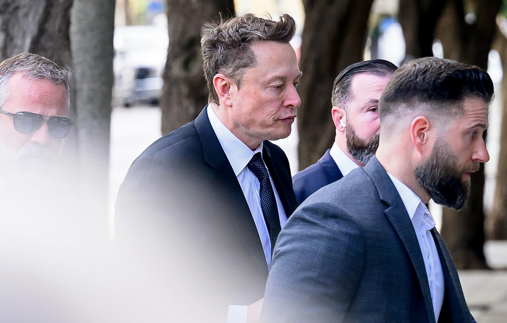 Elon Musk in court, Julia Roberts at the garden store, and Coppolas on Columbus Ave.