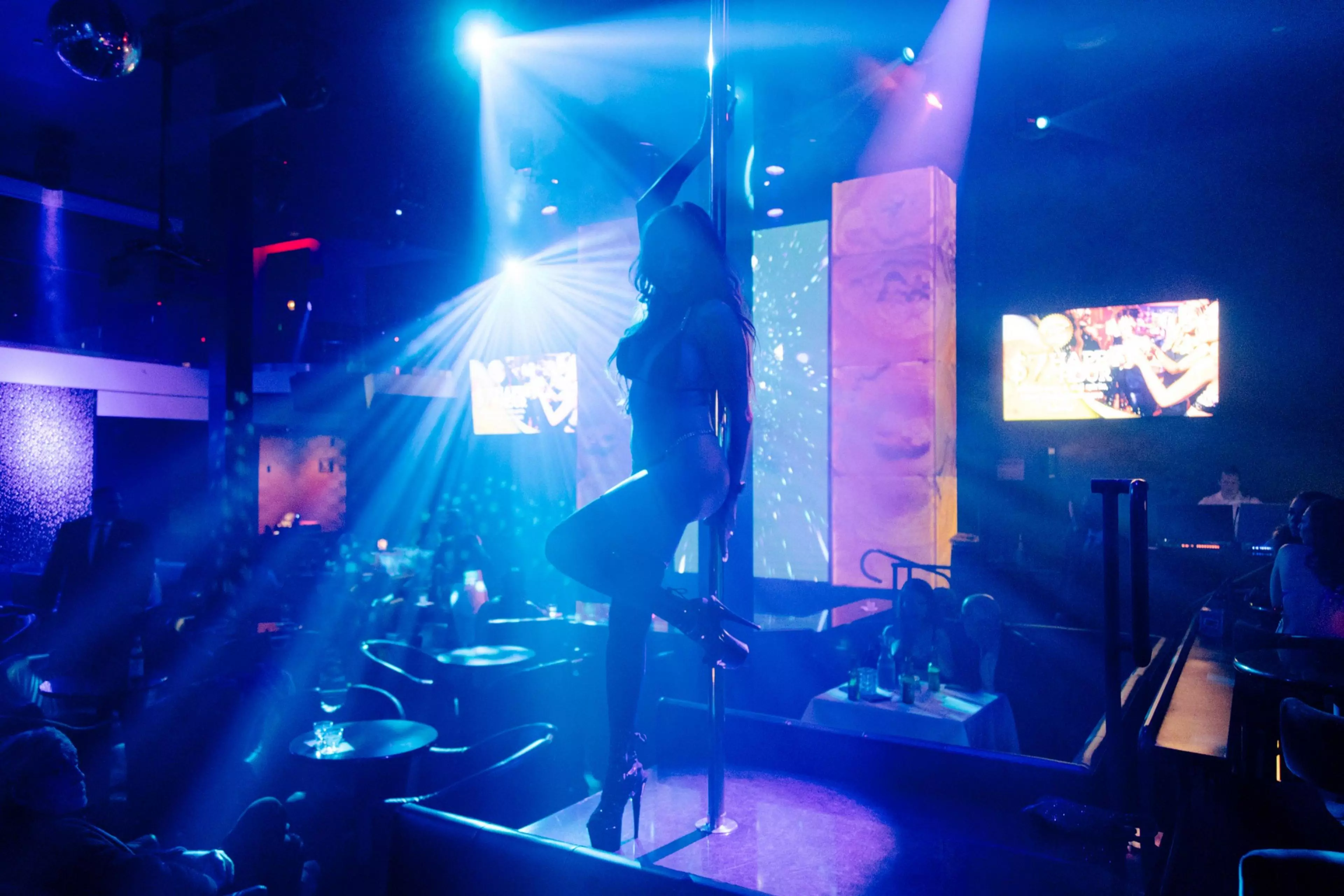 gold club sf dress code The $5 strip buffet, famous for fried chicken, is back Sf buffet Length:Petite (5'1