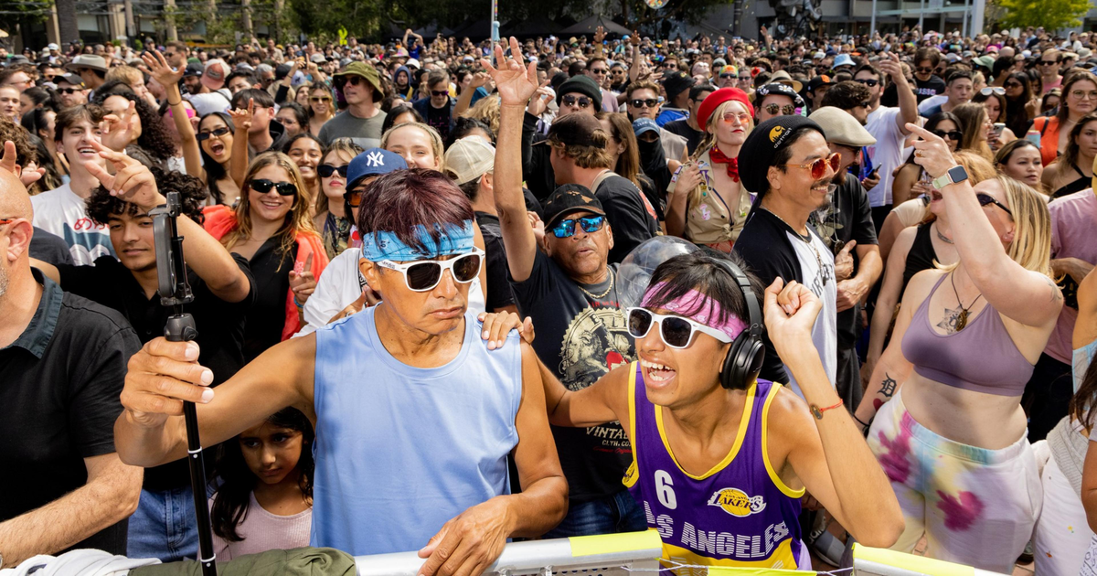 Photos: Free rave draws thousands to Embarcadero. ‘It’s getting ...