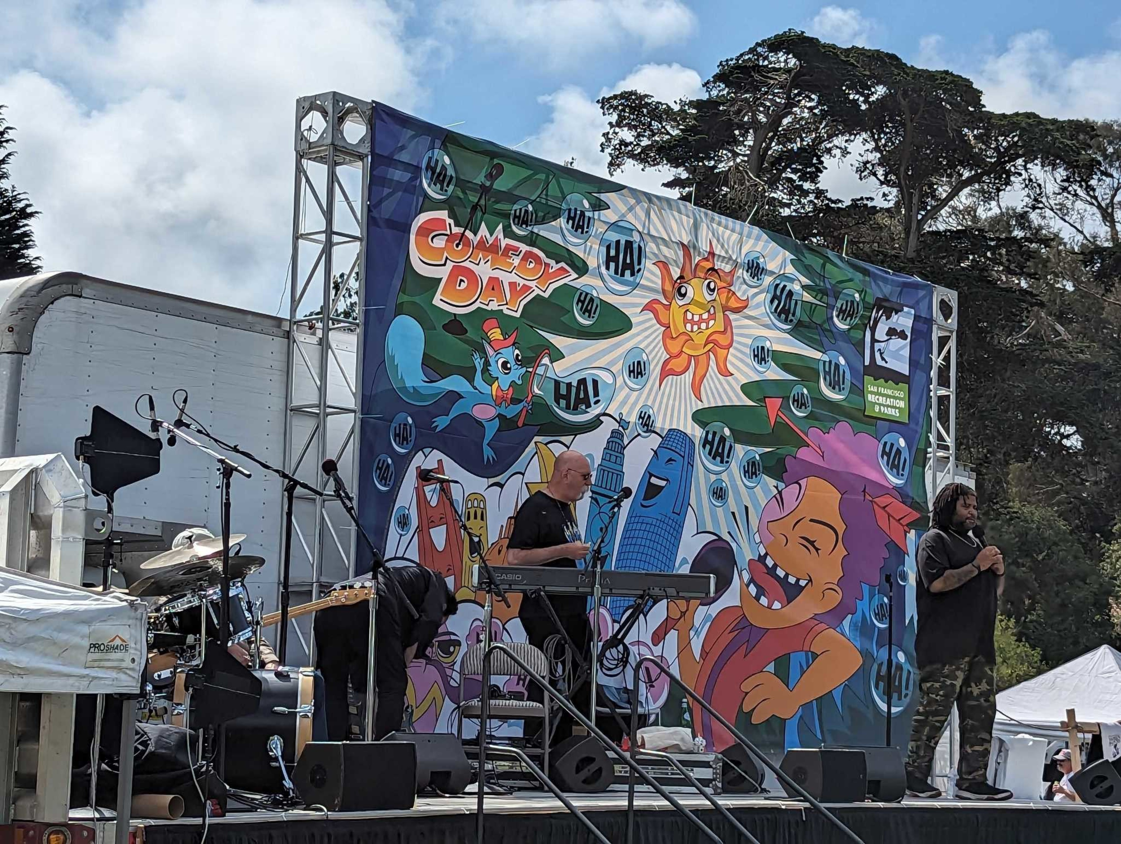 Comedian and writer Terrell &quot;Big T&quot; Butler entertains a crowd Sunday in Golden Gate Park's Robin Williams Meadow at the 42nd annual Comedy Day in the Park festival.
