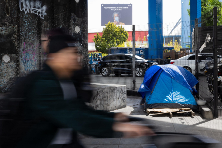 ‘A never-ending battle': Tents fall citywide but SoMa sees surge ‘A never-ending battle': Tents fall citywide but SoMa sees surge Select Your Platform Select Your Platform Select Your Platform Contact David Contact Max