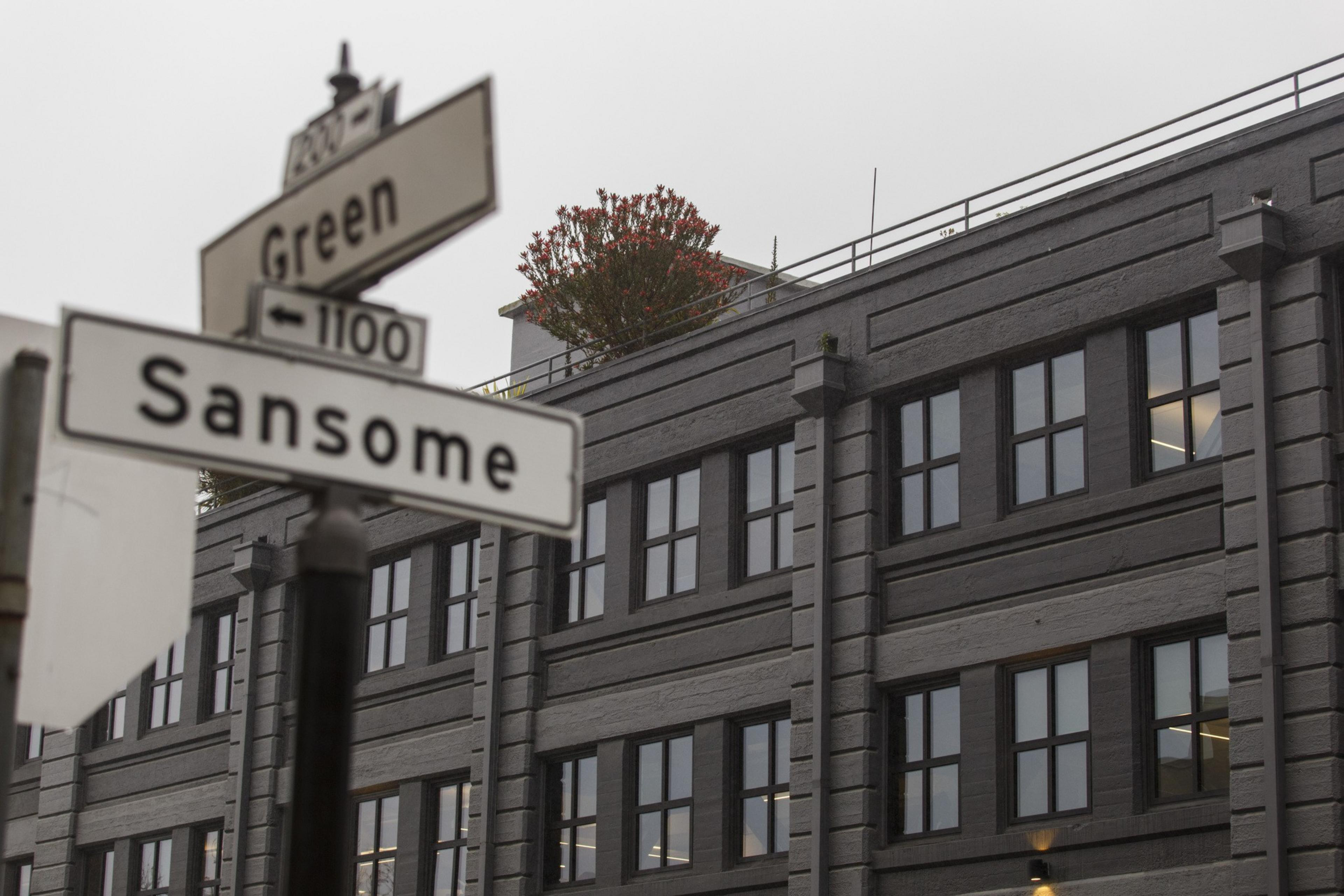 building at the corner of green and Sansome