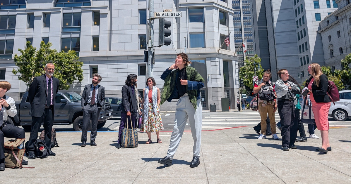 Golden Gate Bridge protest case goes to jury article cover image