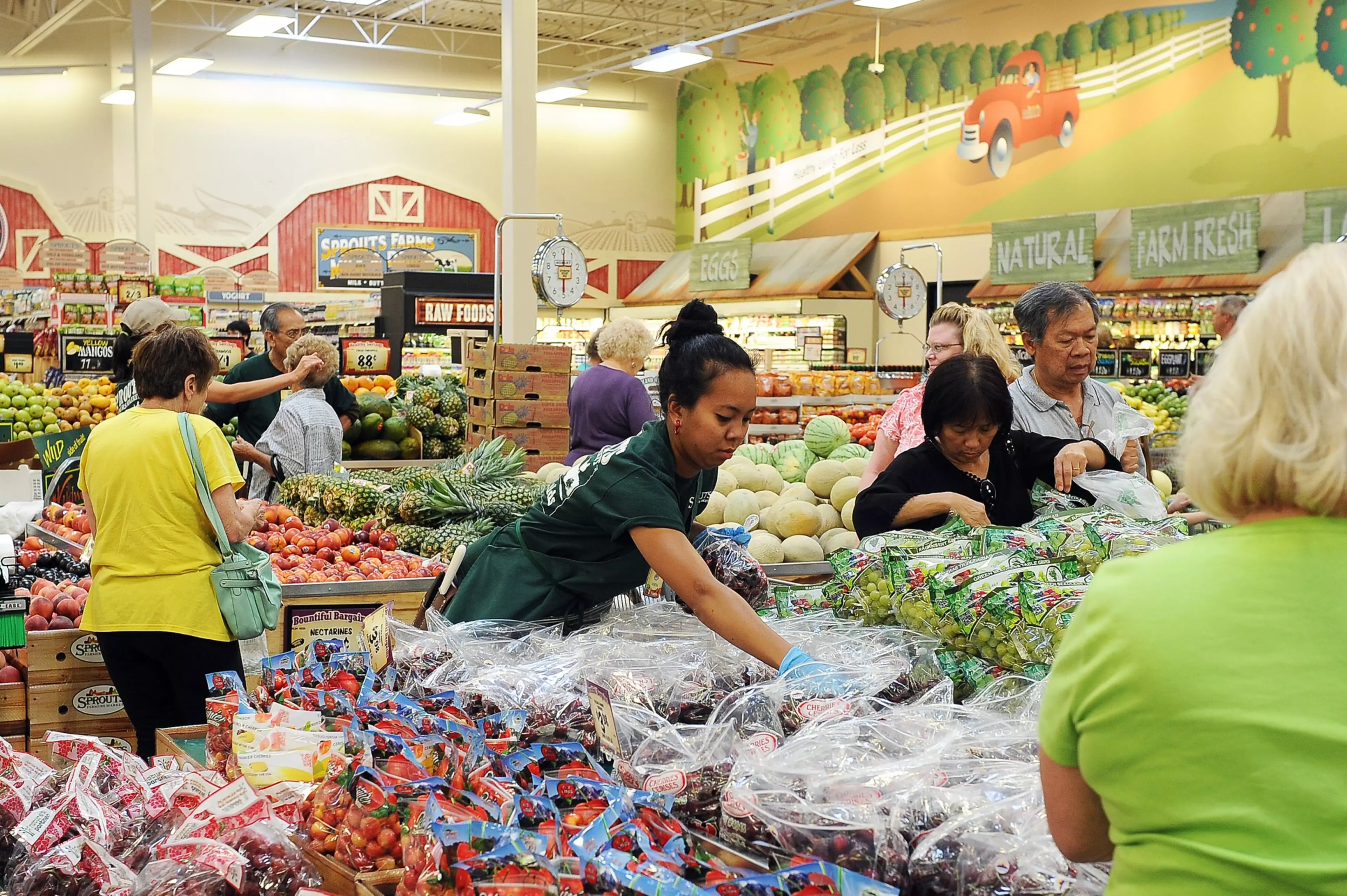 A popular grocery store chain is opening its first SF location