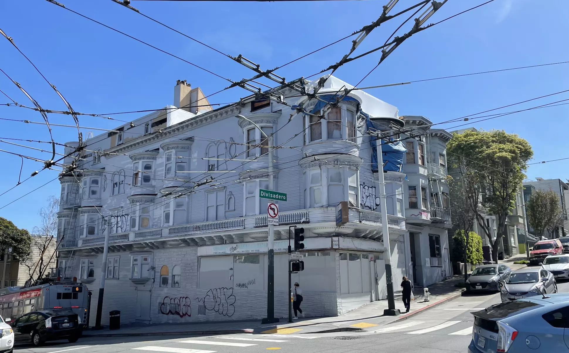 Why this Edwardian apartment building sits empty in a prime SF neighborhood