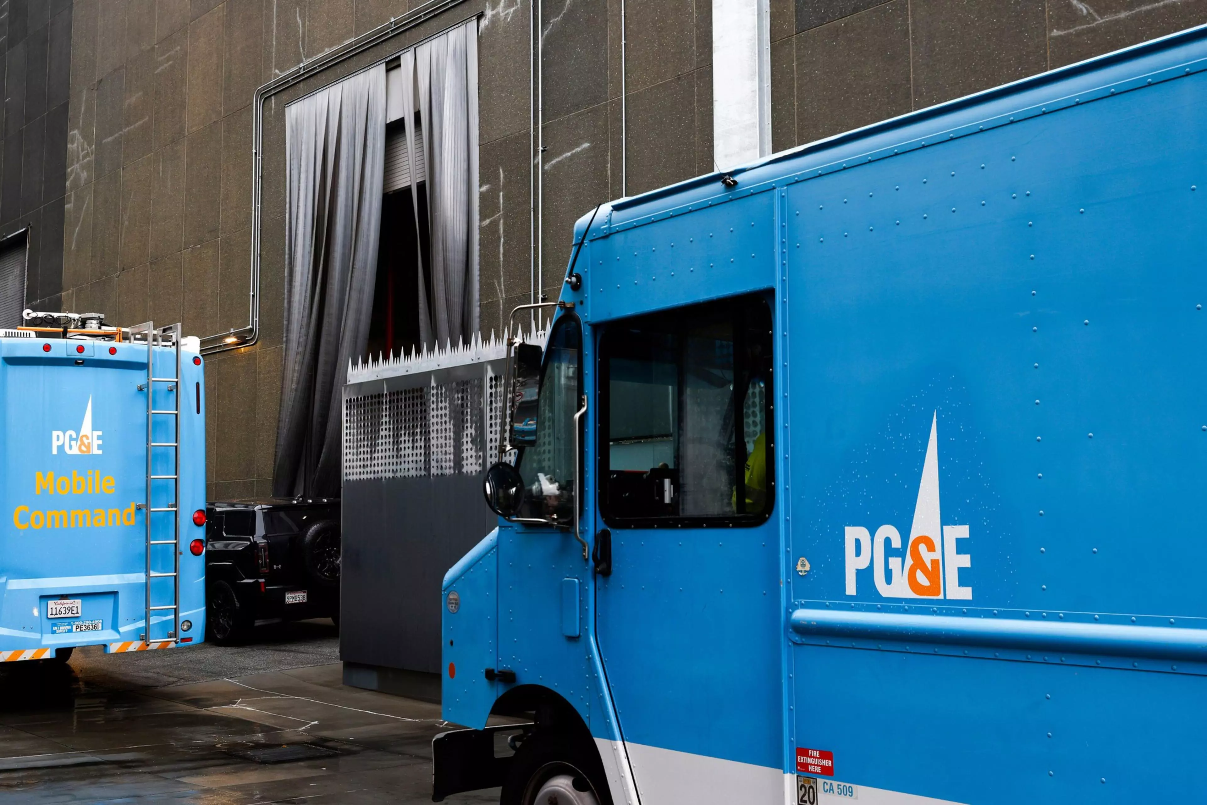 Is PG&E Trying to Ruin Christmas? 4th Outage in 1 Month Sparks Outrage in SF’s Sunset District