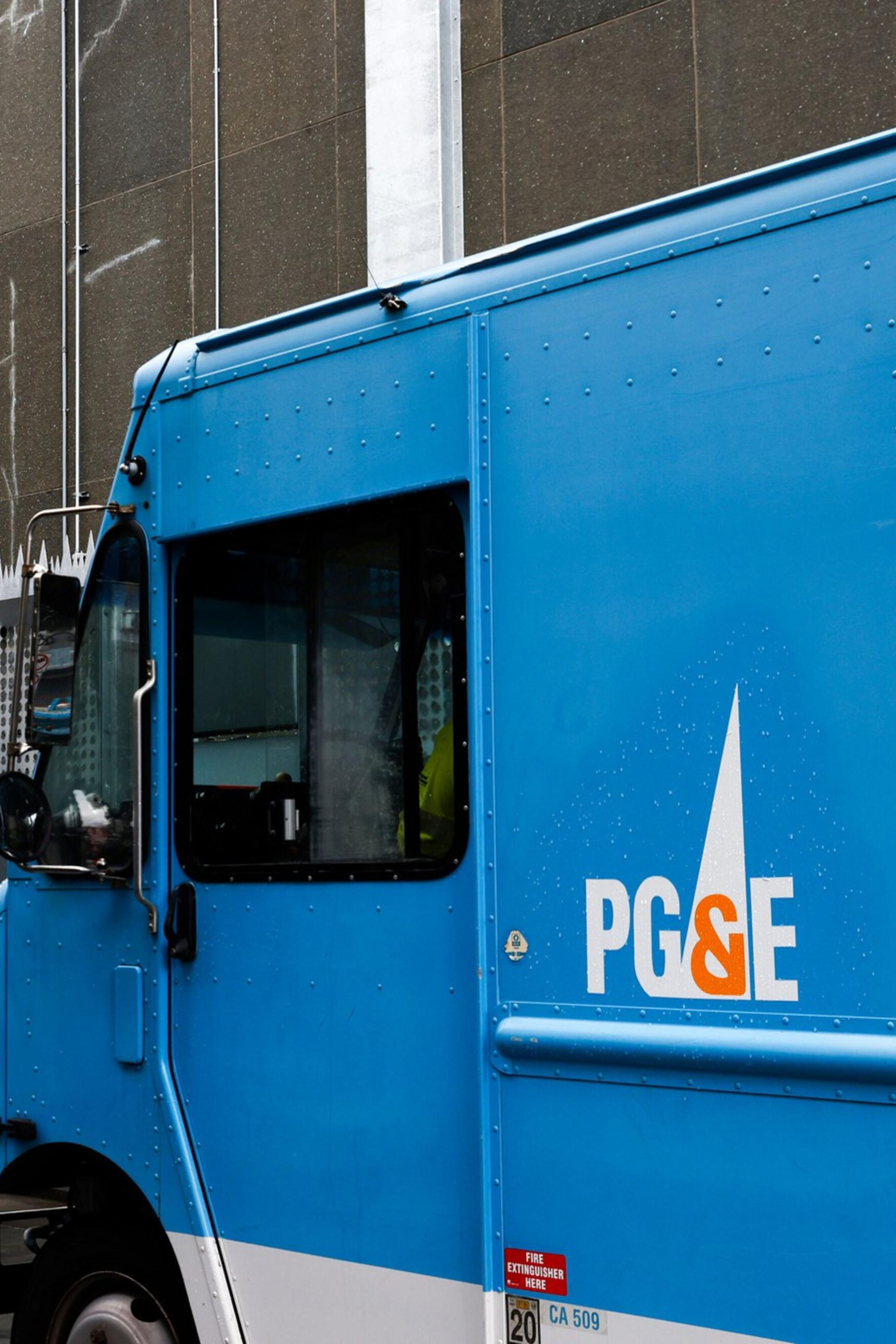 PG&E confronts another SF fire and blackout