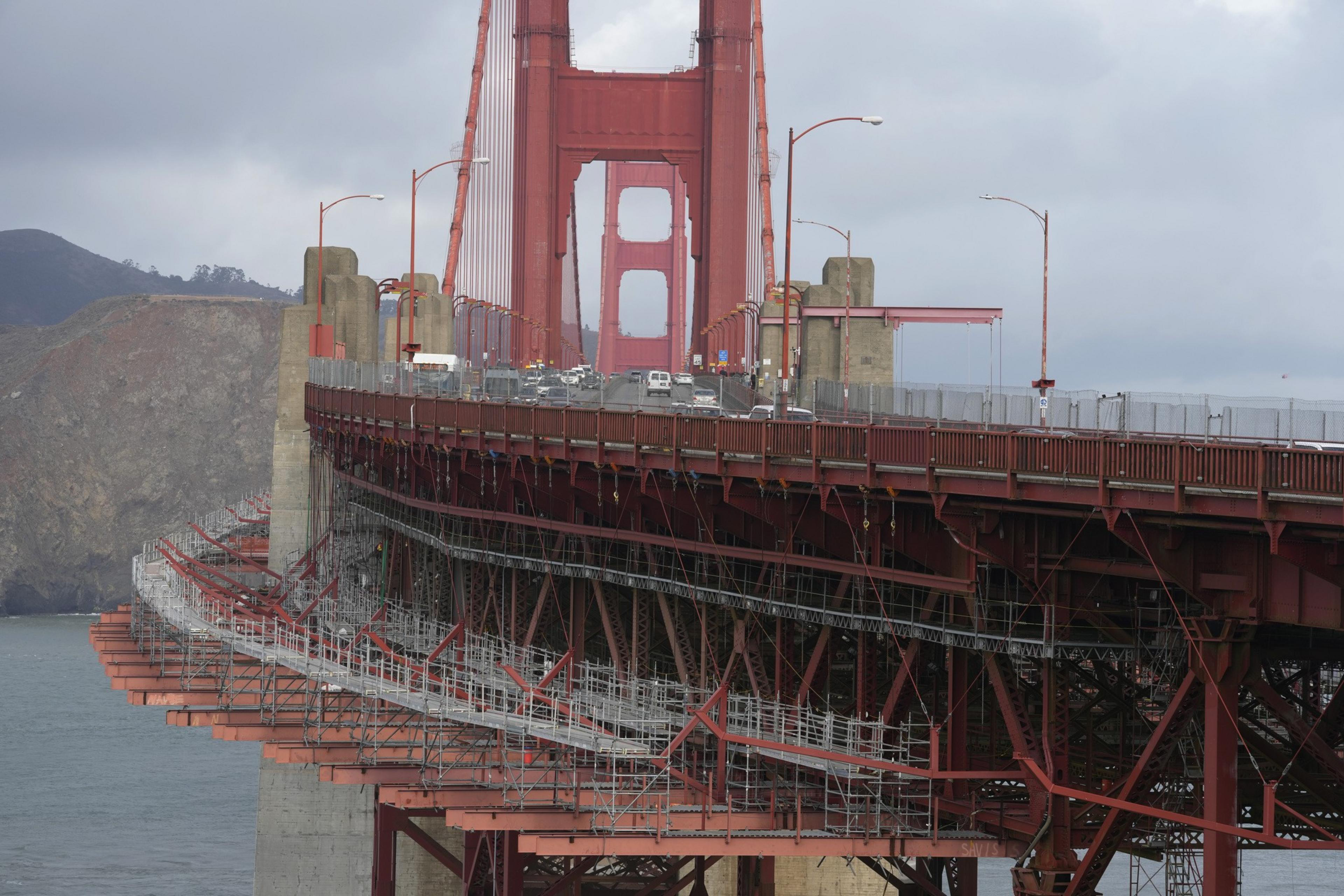A net apparatus is installed below big red bridge