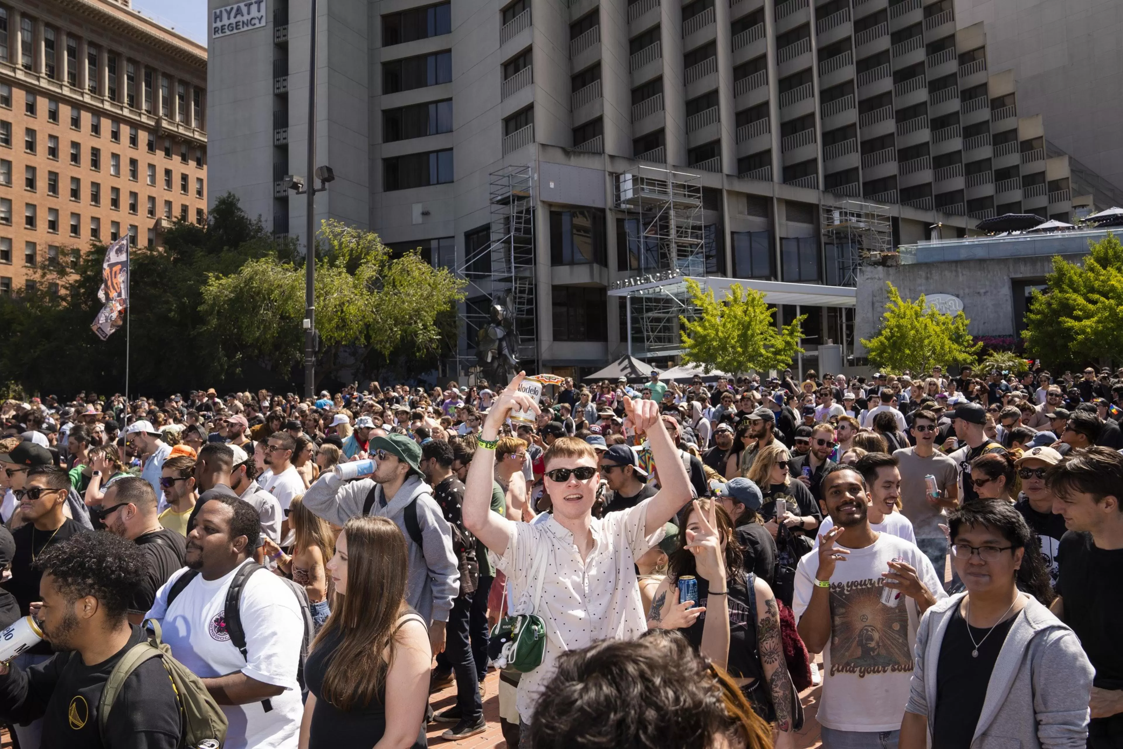 Photos: It’s summer, which means SF is doing giant free raves on the ...