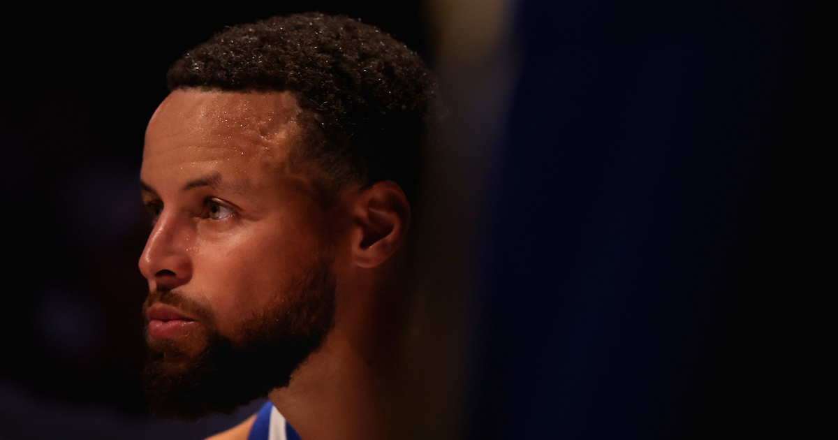 Steph Curry wants to be a forever Warrior, but they need to give him reasons for it