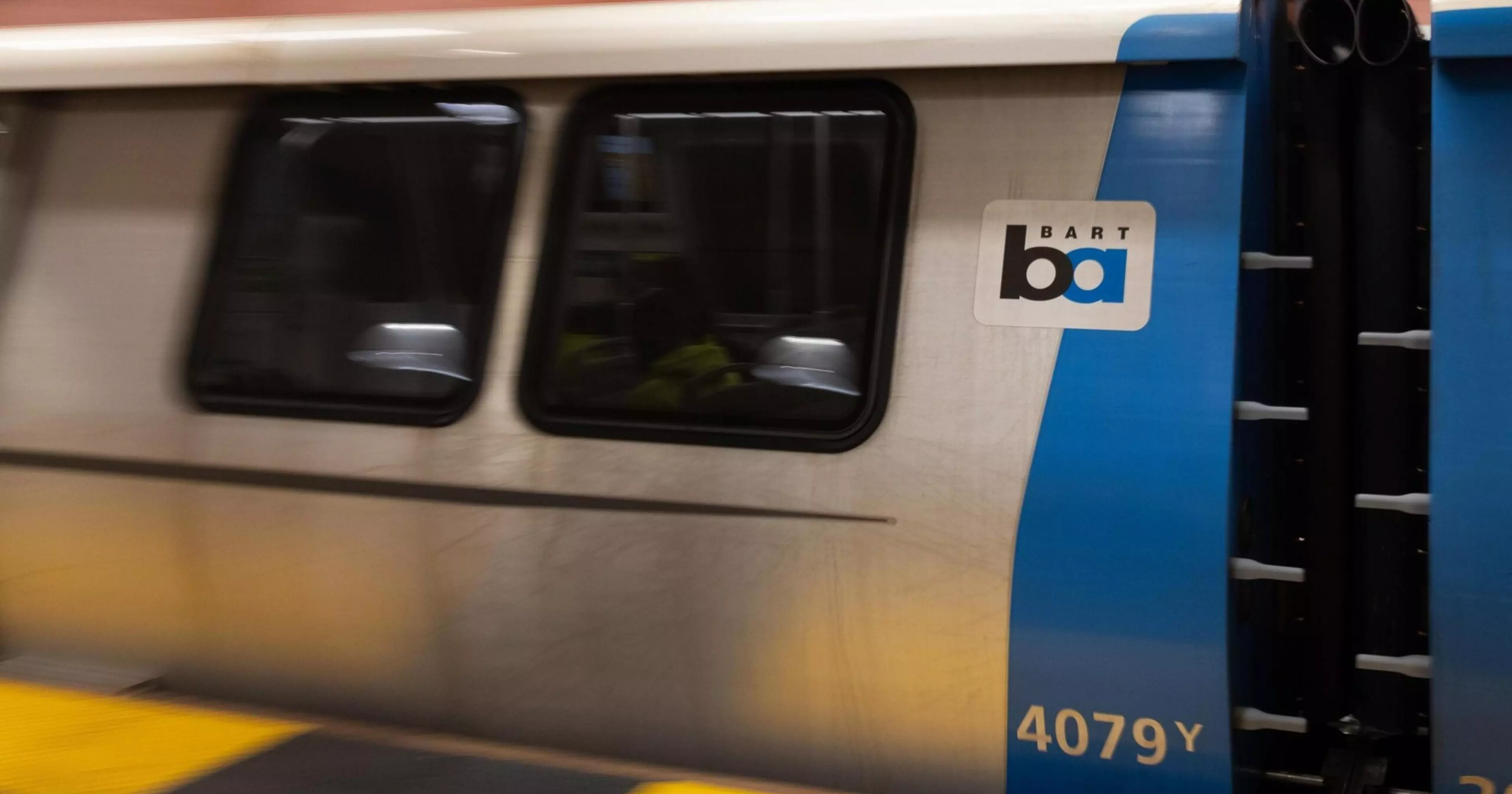 Smoke fills BART trains, shutting down Transbay Tube during evening rush hour