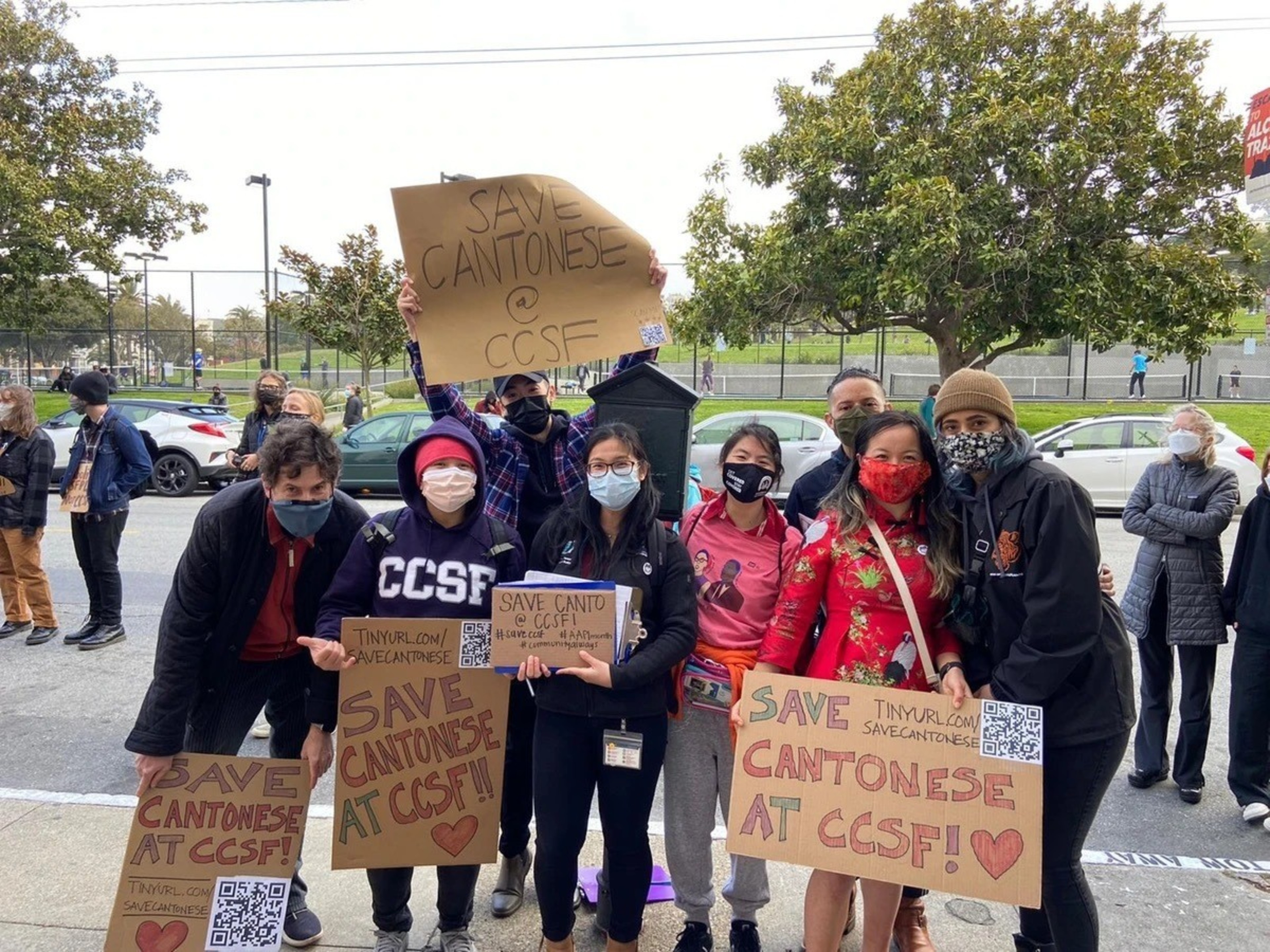 A rally to support saving Cantonese classes in San Francisco in 2021.