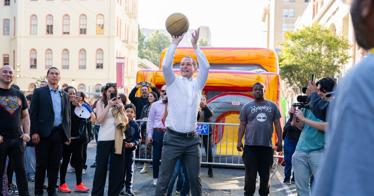 Daniel Lurie shoots his shot with LeBron James