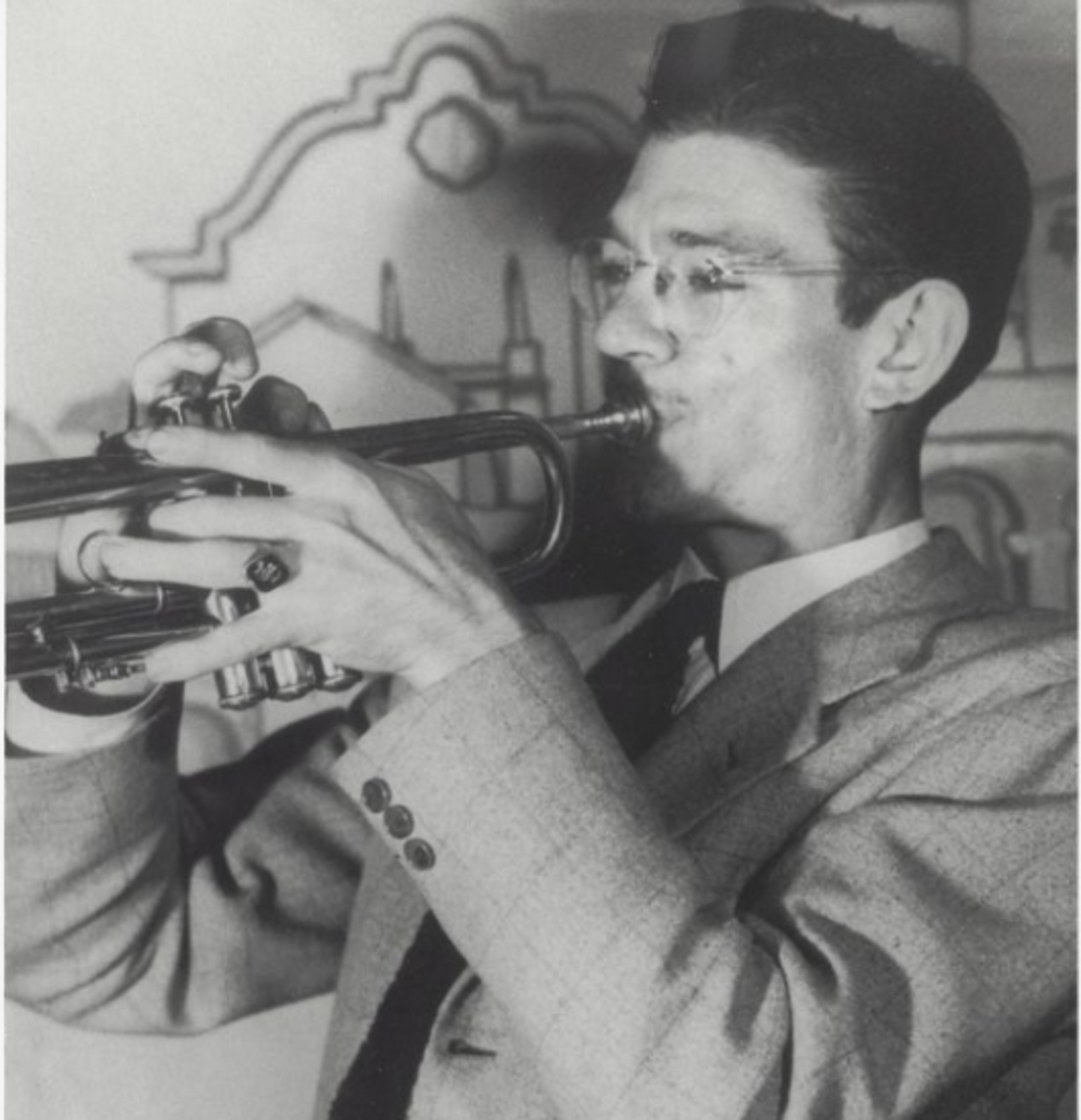 Benny Strickler performs at the Dawn Club in 1942.